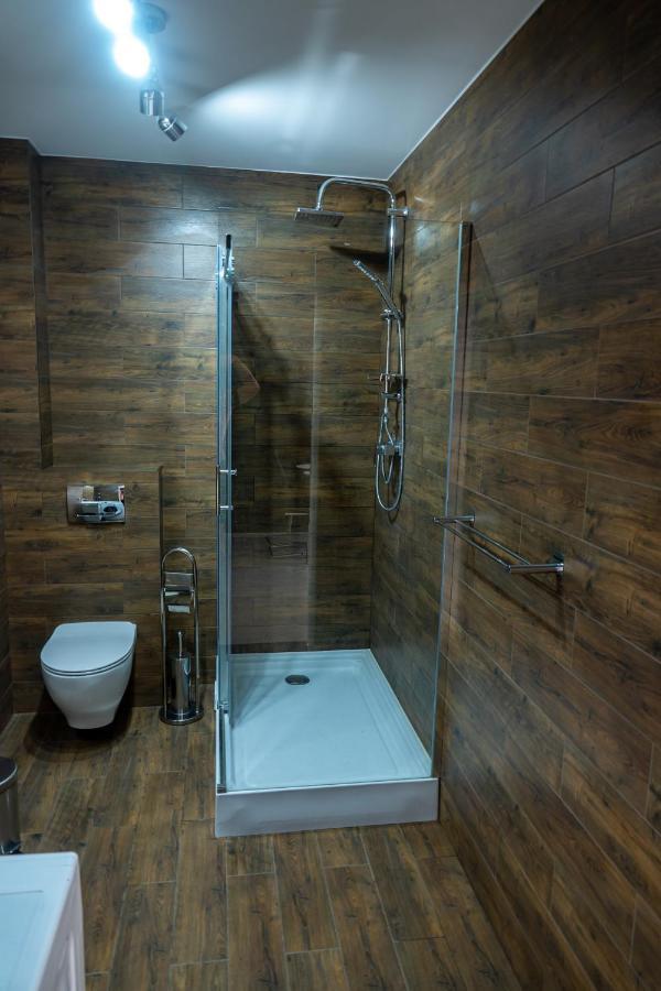 Apartament Przy Parku Z Duzym Tarasem ,Prywatny Parking Apartman Swinoujscie Kültér fotó
